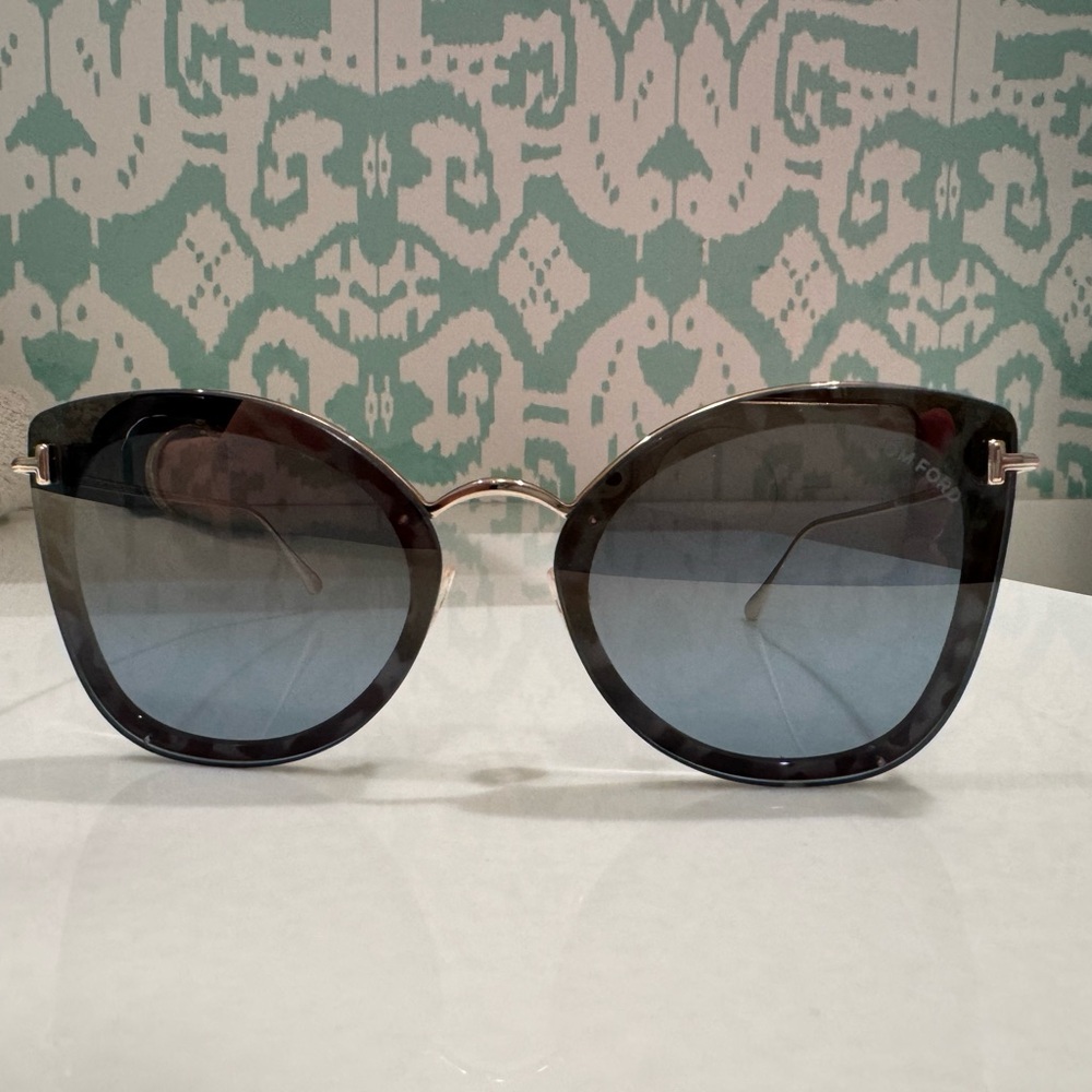Tom Ford “Charlotte” sunglasses